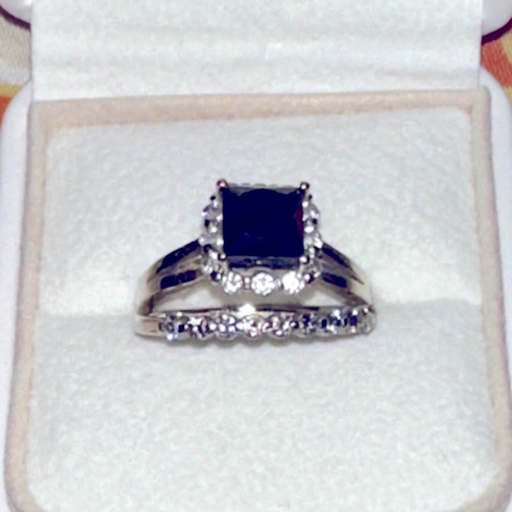 Black & white diamond wedding set in white gold